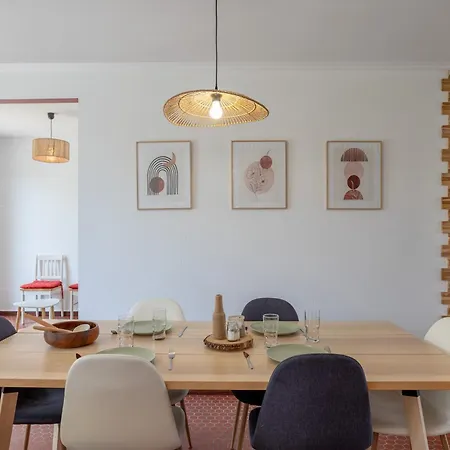 Beausejour, Maison Familiale